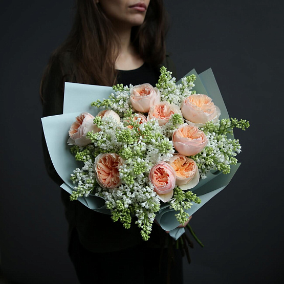 Дуобукет из пионовидных роз «Джульетта» и сирени