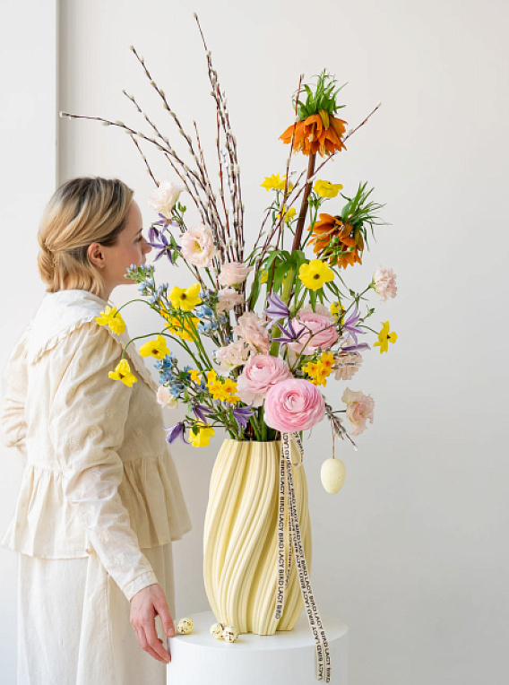 Букет в вазе «Светлый праздник»