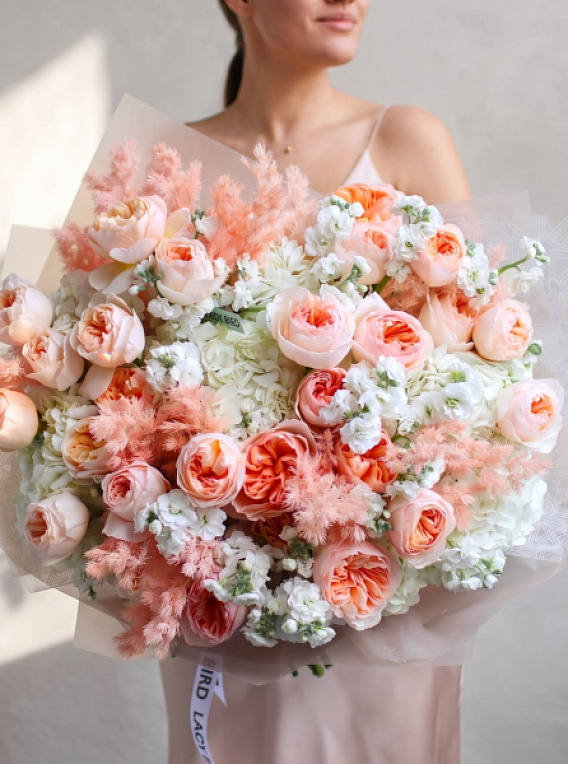 “Peach meringue” Trio Bouquet