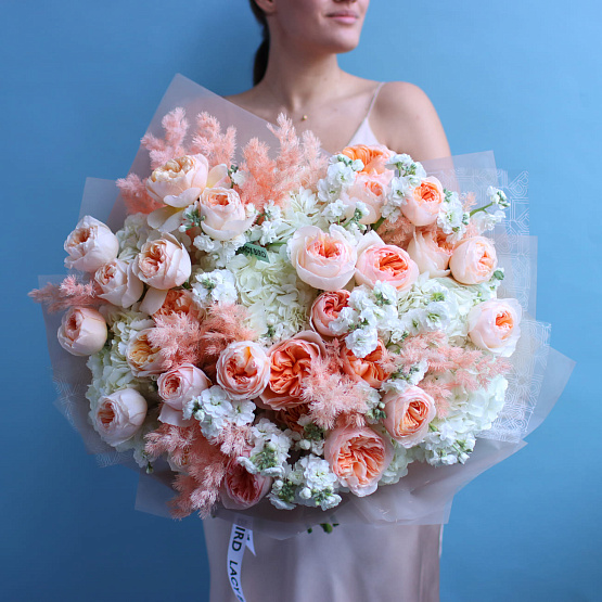 “Peach meringue” Trio Bouquet