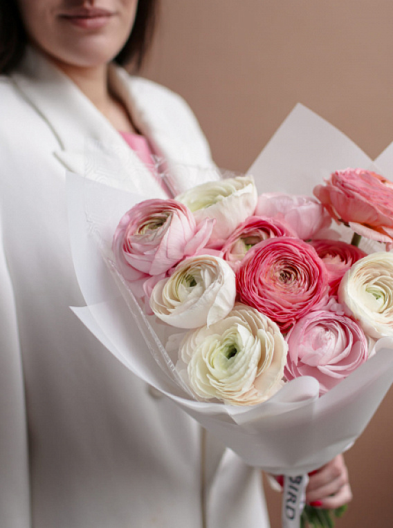 Монобукет «Микс ранункулюсов»