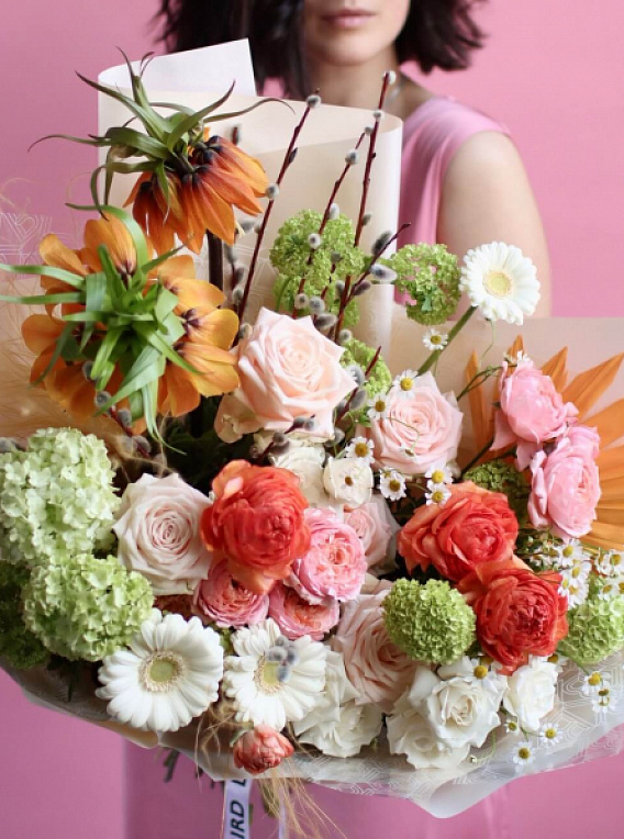 Авторский букет «Яркий май»