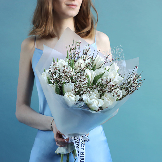 Дуобукет из тюльпанов и генисты