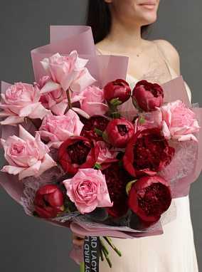 “Stranger” Duo Bouquet