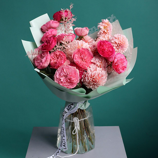 Дуобукет: георгины и пионовидные розы