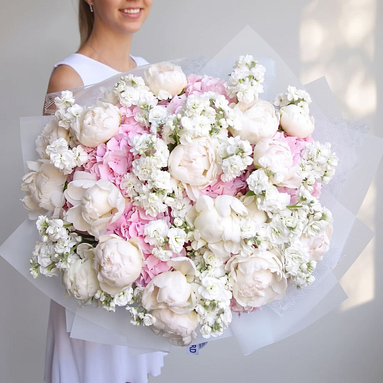“Touching” Trio Bouquet