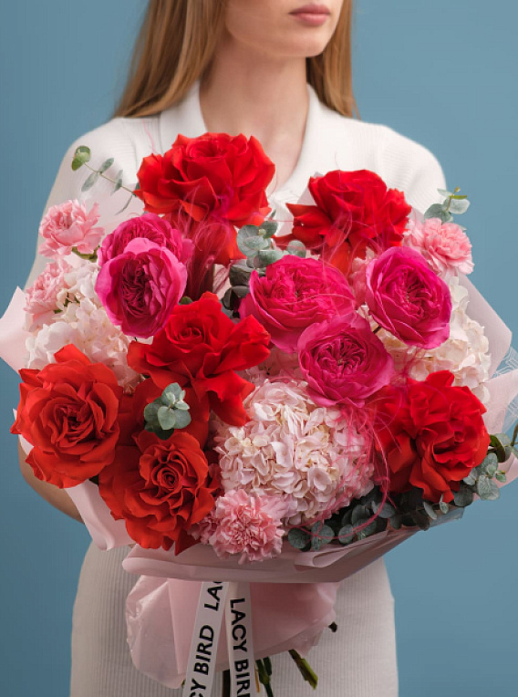 «Алый Марабу» авторский букет