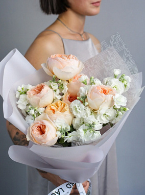 Juliet Garden Roses and Matthiola Bouquet