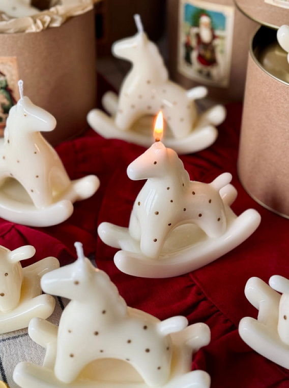 Свеча «Лошадка-качалка»