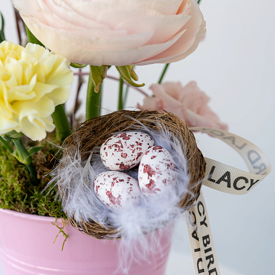 Композиция в ведёрке «Дыхание весны»