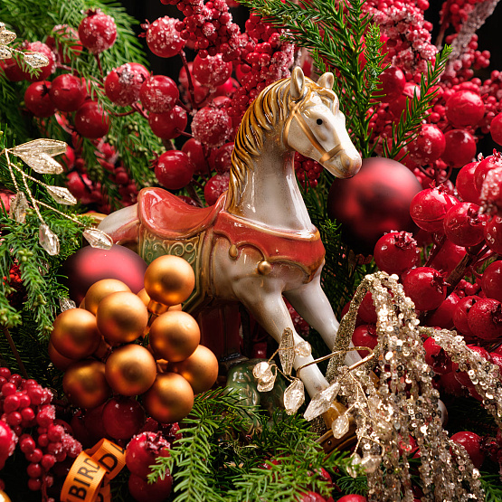 Композиция с лошадкой «Пряности и сладости»