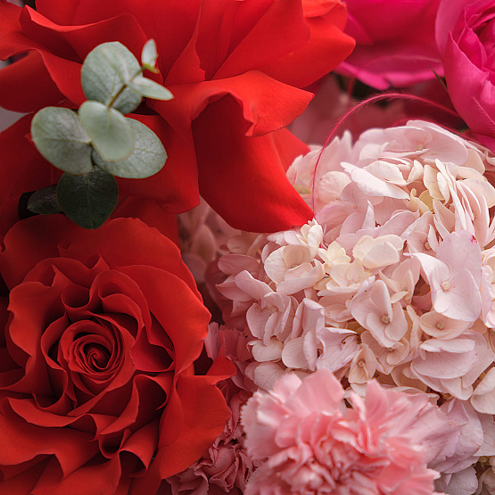 «Алый Марабу» авторский букет