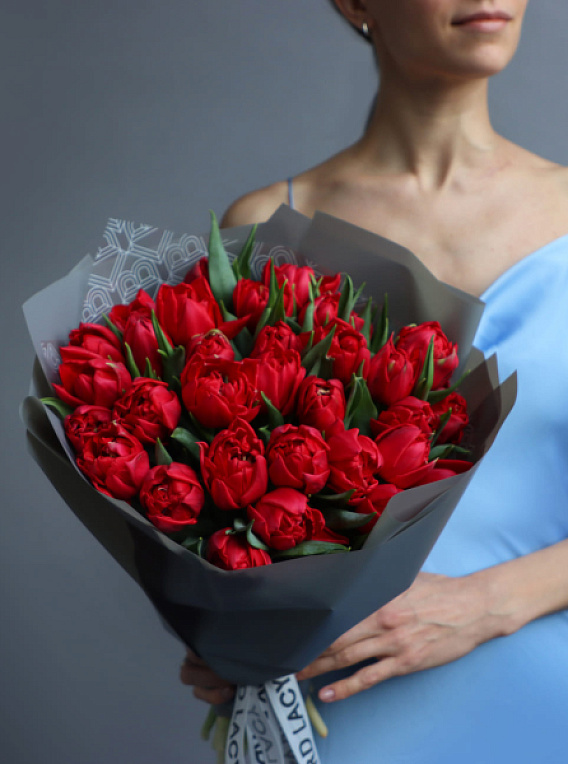 Монобукет из красных тюльпанов
