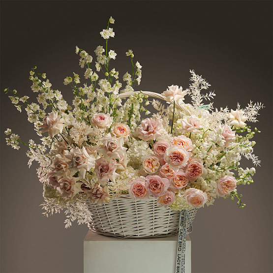 Корзина с цветами «Выражение нежности»