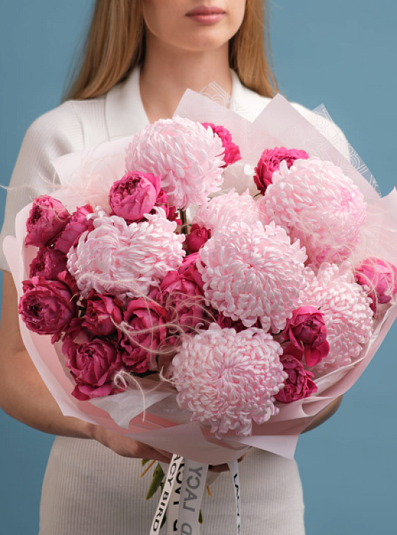 Дуобукет с хризантемой и кустовой розой