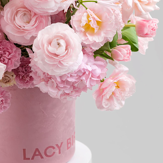 Коробка с цветами «Кружево чувств»