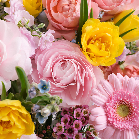 Корзина с цветами «Эйфория»