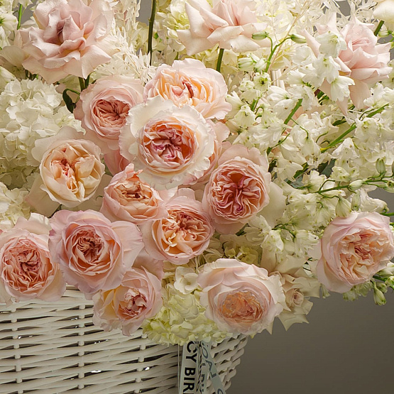 Корзина с цветами «Выражение нежности»