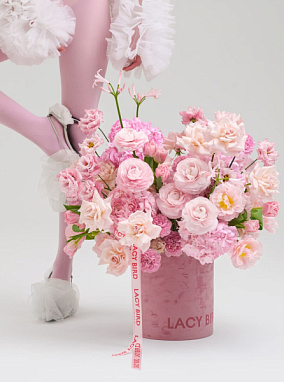 Коробка с цветами «Кружево чувств»