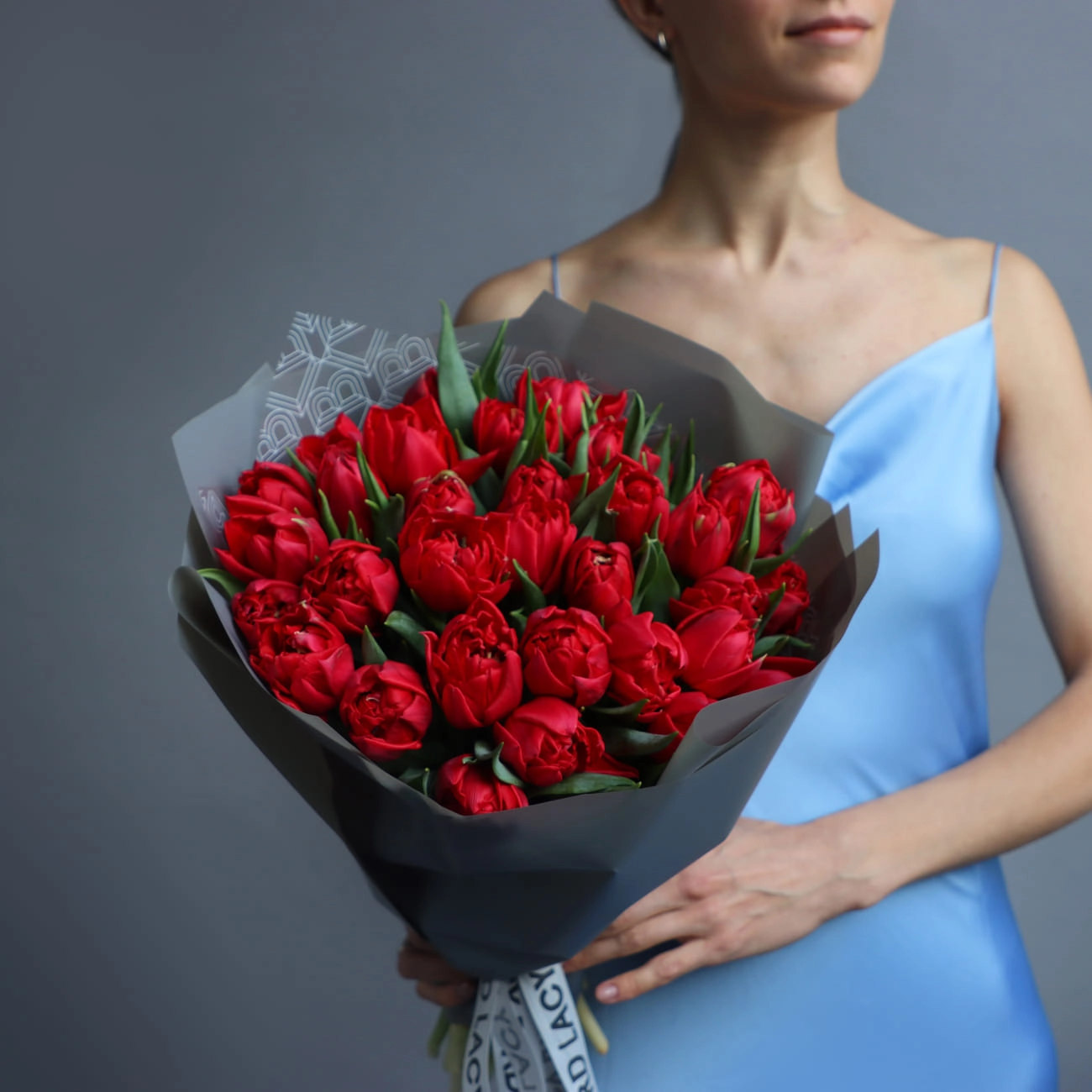 Монобукет из красных тюльпанов