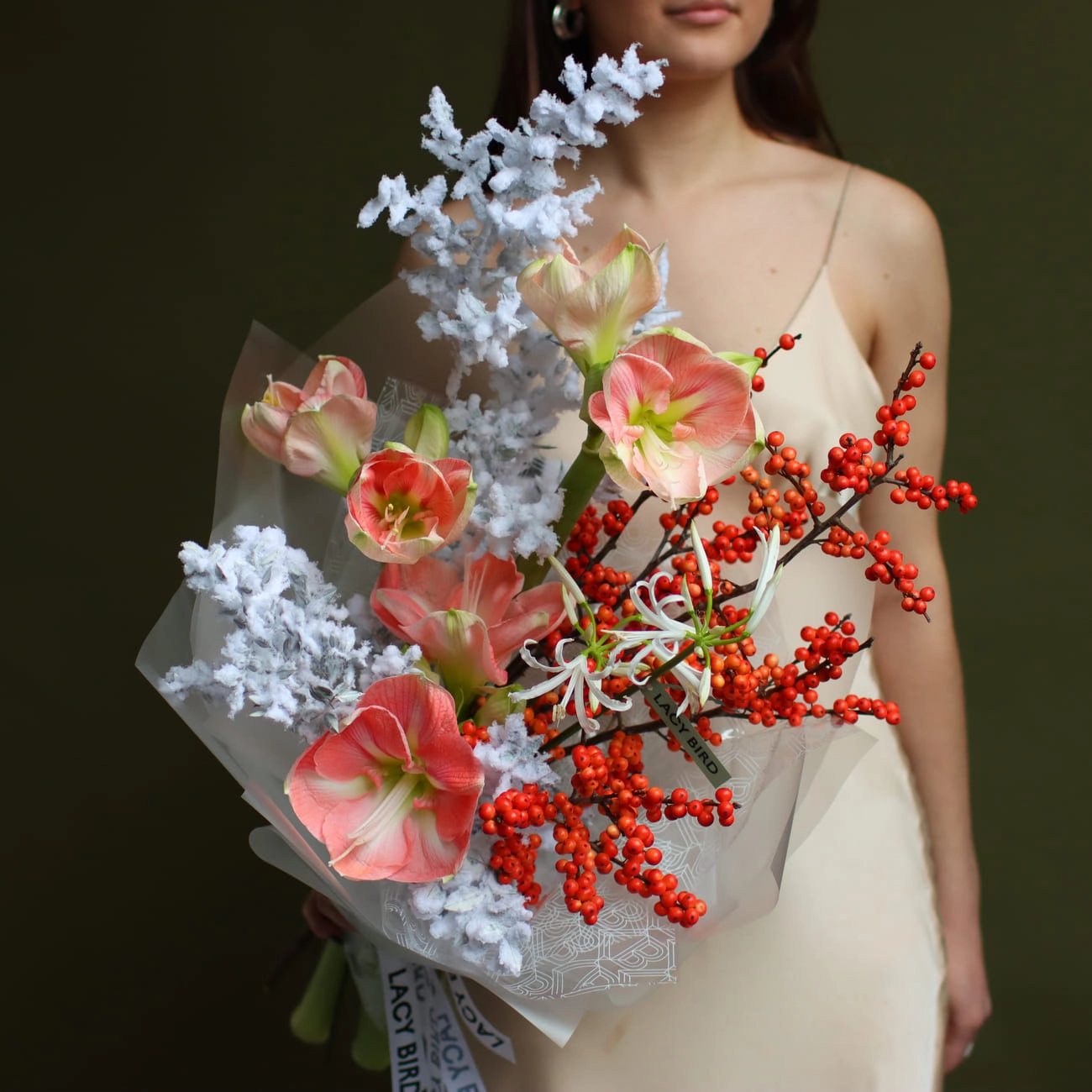 Авторский букет «Ягоды на снегу»