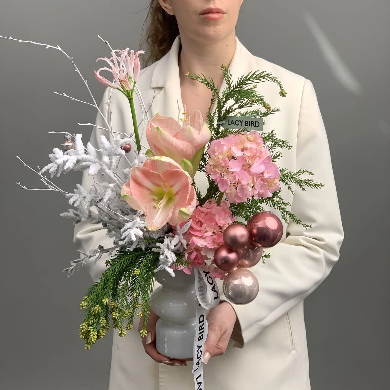 Композиция в вазе  Морозные ланиты