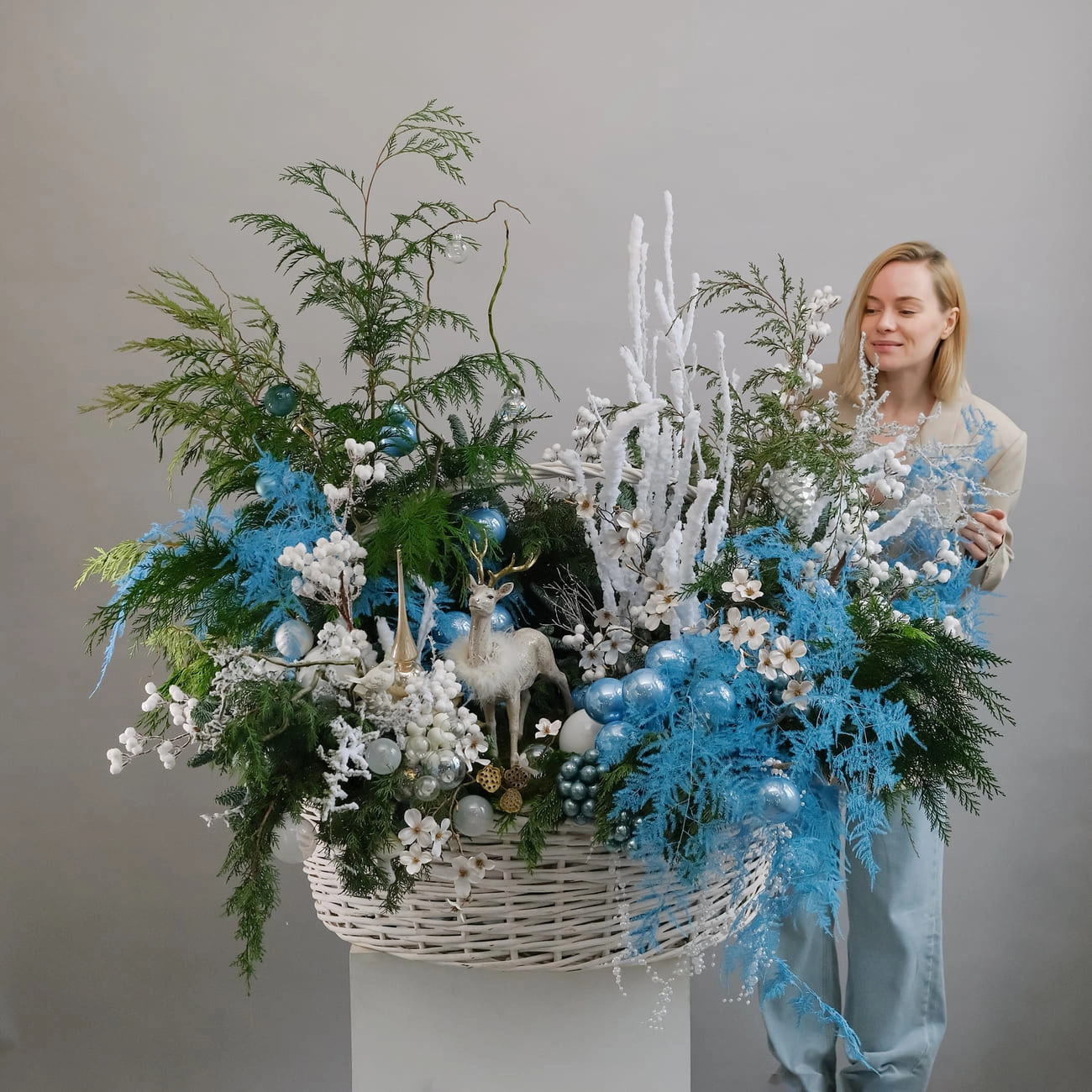 Новогодняя корзина «Снежная королева»